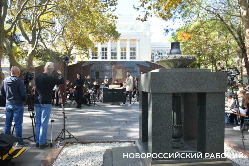 В Новороссийске художники объединились, чтобы нарисовать музыку. Фоторепортаж «НР»