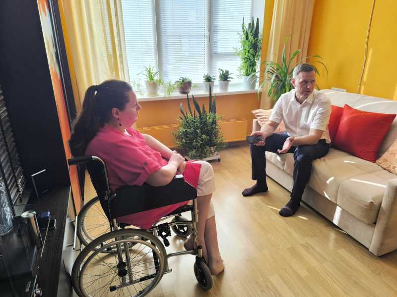 В Новороссийске инвалид-колясочница продолжает борьбу за пандус и благодарит читателей  &laquo;Новороссийского рабочего&raquo; за поддержку