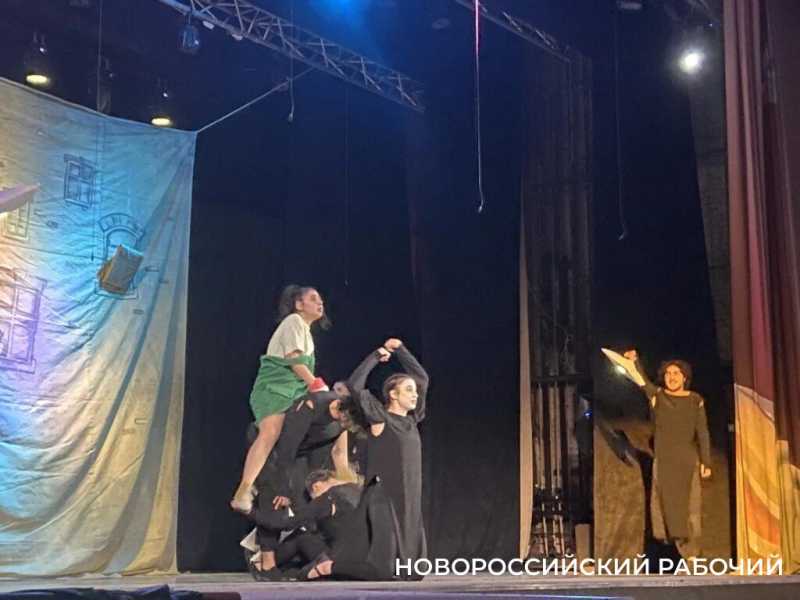 В Новороссийске показали пластическую драму на армянском языке