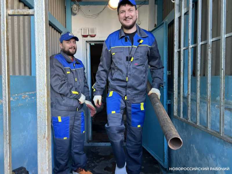 В Новороссийске слесари-сантехники считают свою работу творческой и постоянно встречают хороших людей