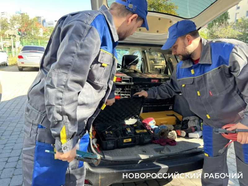 В Новороссийске слесари-сантехники считают свою работу творческой и постоянно встречают хороших людей