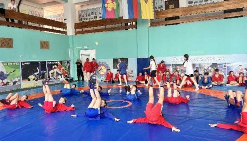 В Новороссийске состоялся II муниципальный этап краевых соревнований среди школьников по самбо