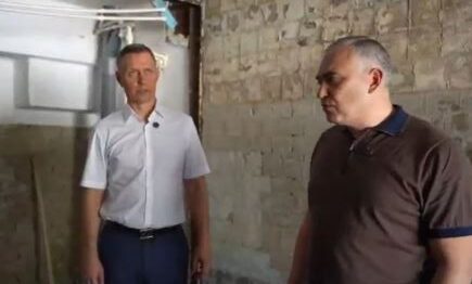 В Новороссийске в проблемной &laquo;общаге&raquo; начали ремонт с женской душевой