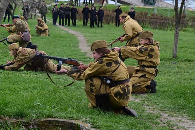 В школах Новороссийска увеличили часы на начальную военную подготовку
