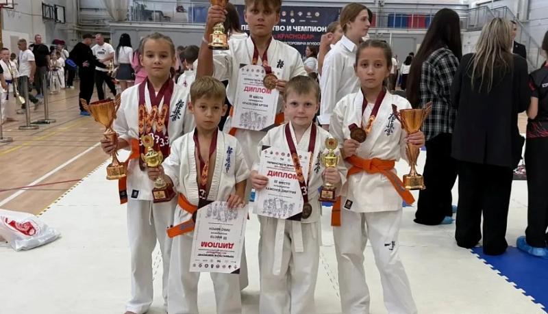Воспитанники спортивной школы из станицы Раевской успешно выступили на Первенстве по киокусинкай
