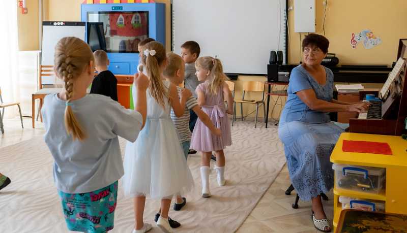 Всю жизнь с музыкой в сердце: Наталия Гомон 46 лет прививает любовь к искусству воспитанникам детского сада
