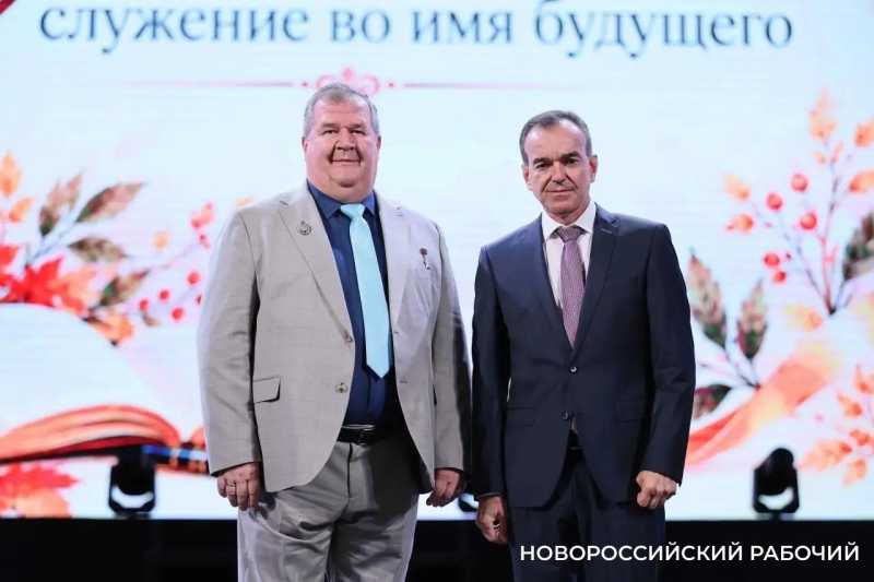 Дмитрий Вехов из Новороссийска стал Заслуженным учителем России: &laquo;Среди моих учеников 112 врачей, 12 экологов и 2 педагога&raquo;