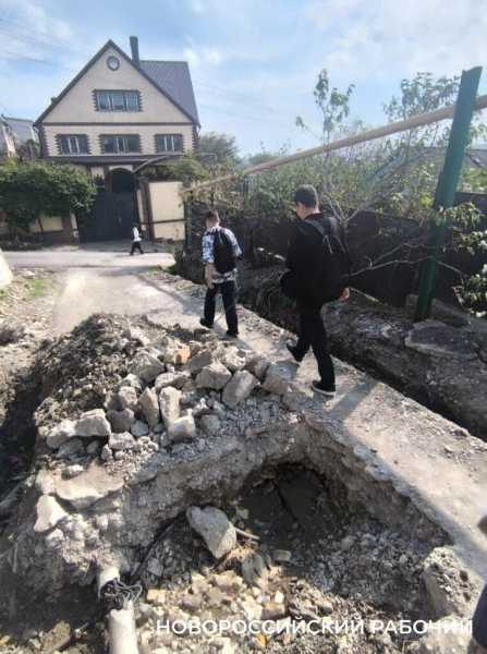 На окраине Новороссийска стало опасно жить … из-за ремонта водопровода