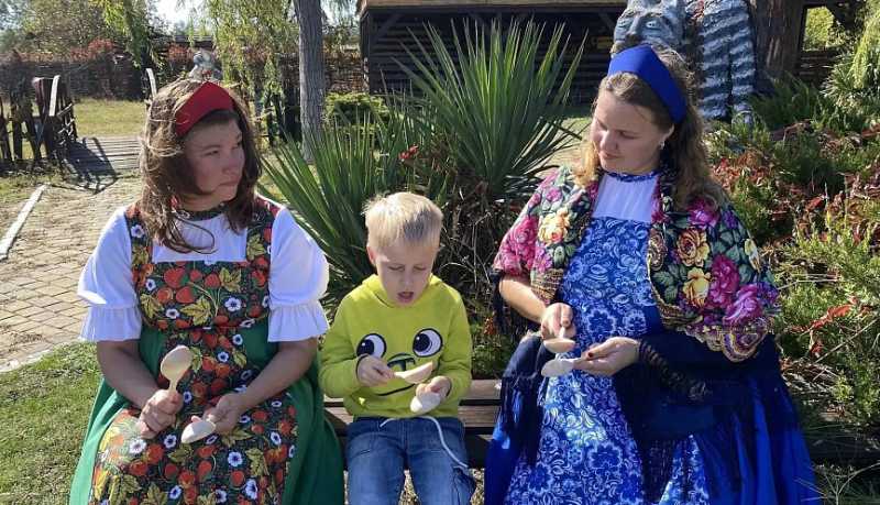Новороссийский народный вокальный коллектив «Родная станица» блистательно выступил на краевом празднике «Все свои»