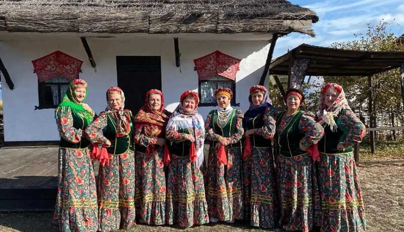 Новороссийский народный вокальный коллектив «Родная станица» блистательно выступил на краевом празднике «Все свои»