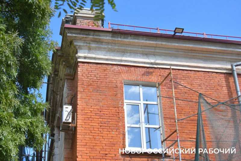 С реконструкцией старой новороссийской школы  что-то пошло не так