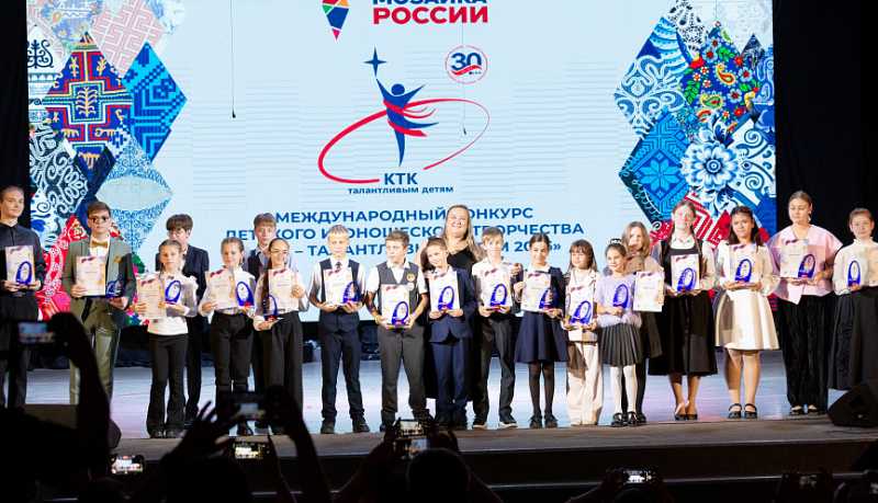 Спектакль-концерт &laquo;Курс на мечту&raquo; прошел на сцене Морского культурного центра