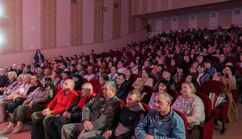 В Абрау-Дюрсо прошел показ некоммерческой версии фильма Павла Лунгина о Петре Мамонове