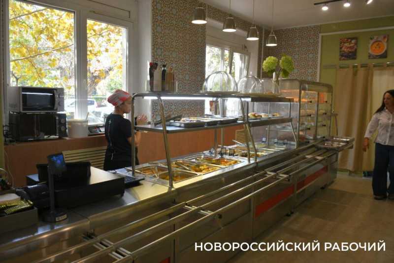 В центре Новороссийске после переезда открылась столовая для малоимущих
