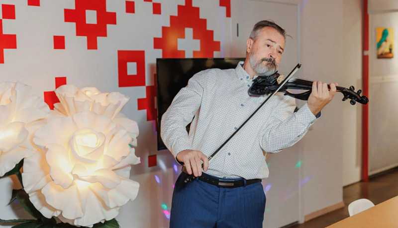 В Доме ремесленников Новороссийска подвели итоги выставки современного художника Степана Пономаренко