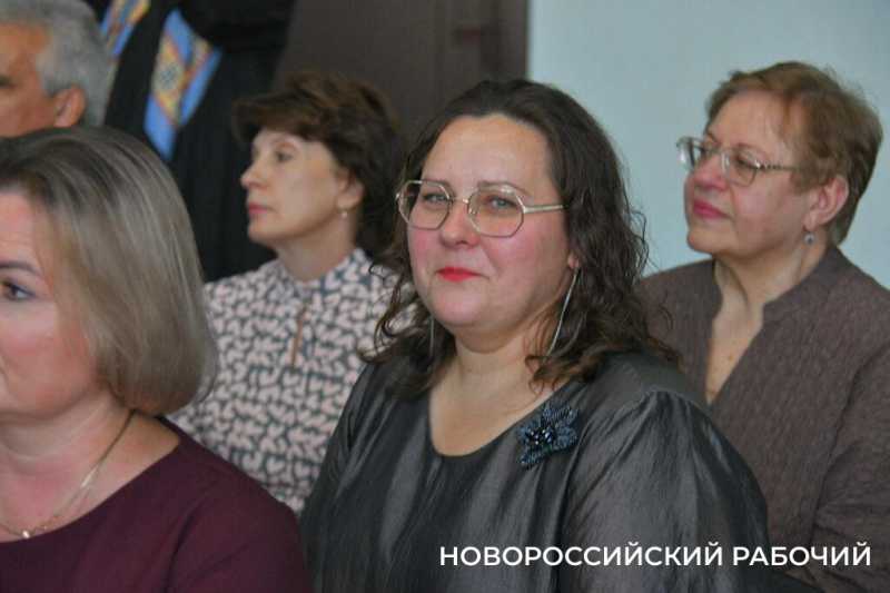 В Новороссийске &ndash; педагоги на все сто! Учителей чествовали накануне праздника