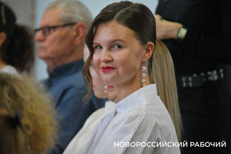 В Новороссийске &ndash; педагоги на все сто! Учителей чествовали накануне праздника