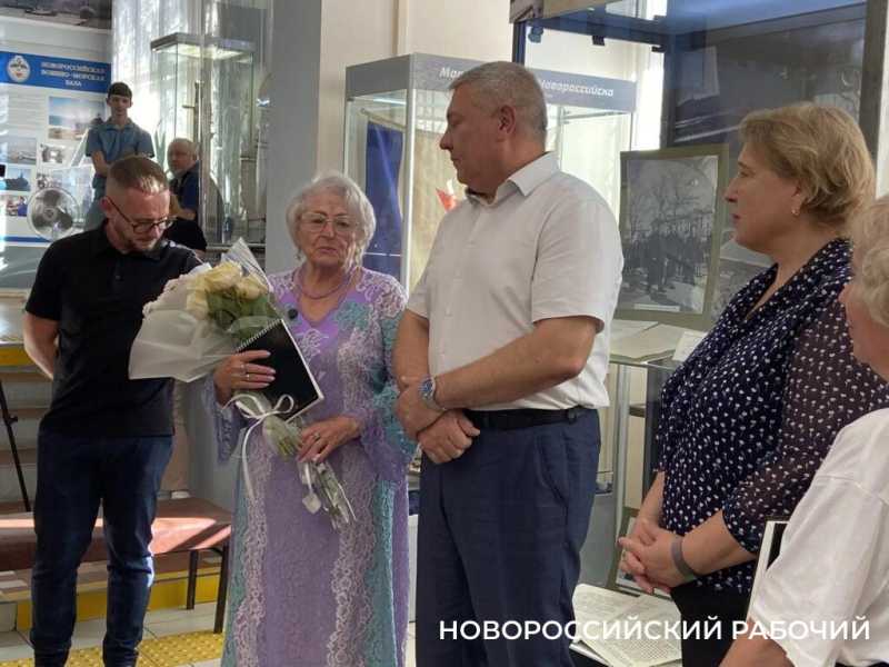 В Новороссийске сохранилось письмо Шостаковича и его фото с рабочими