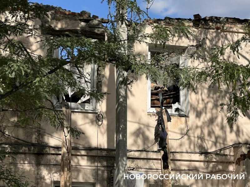 В сторону дома, где погибла от атаки жительница Новороссийска, больно смотреть