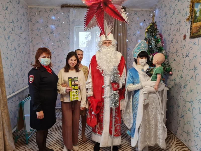 Белоглинские полицейские приняли участие во всероссийской благотворительной акции МВД России &laquo;Полицейский Дед Мороз&raquo;
