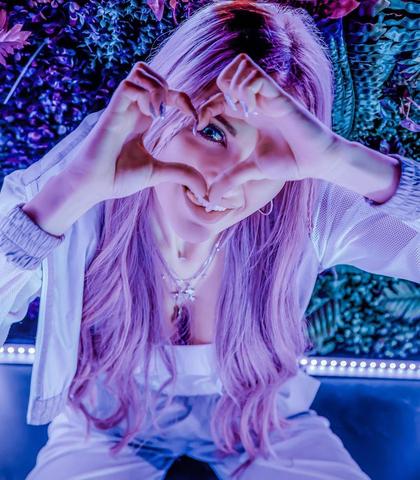 Экс-участница &laquo;Дома-2&raquo; переехала в Новороссийск, отказалась от секса до свадьбы и решила помогать нуждающимся