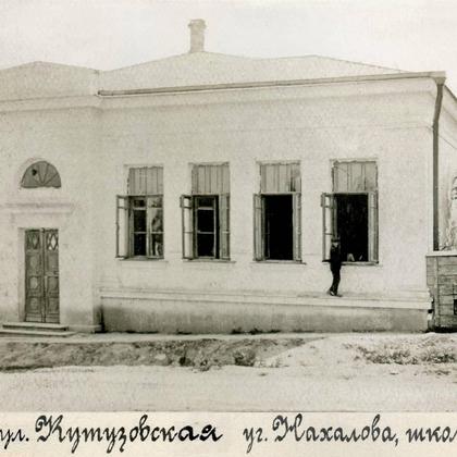 Елизаветинская санатория, створный знак и городской сквер: достопримечательности Новороссийска начала ХХ века и их история
