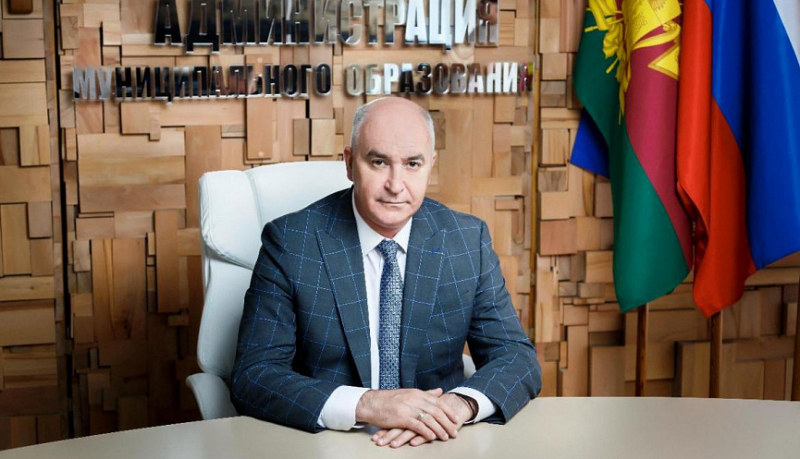 Игорь Дяченко поздравил жителей и гостей Новороссийска с Днем народного единства