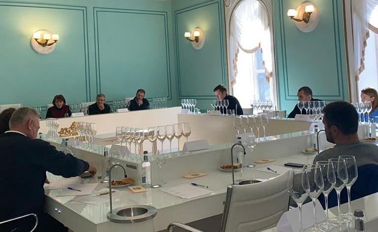 Малые винодельни Кубани представили в Абрау-Дюрсо на суд экспертов свою продукцию для оценки качества