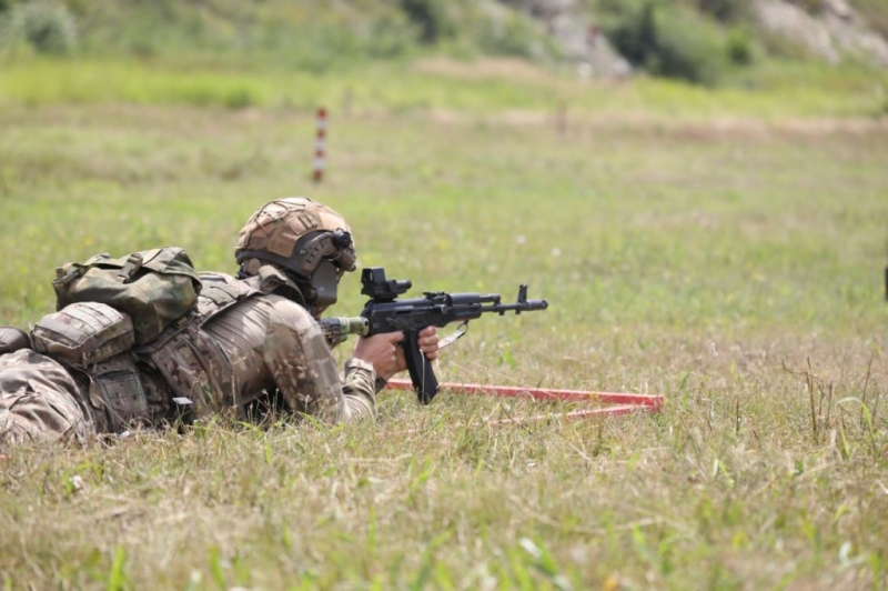 На полигоне «Раевский» военные прошли этапы конкурса «Тактический стрелок»
