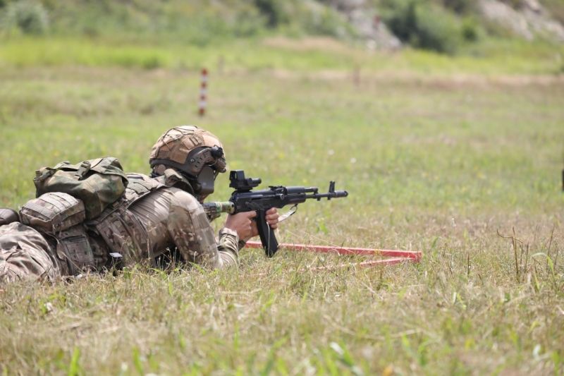 На полигоне «Раевский» военные прошли этапы конкурса «Тактический стрелок»