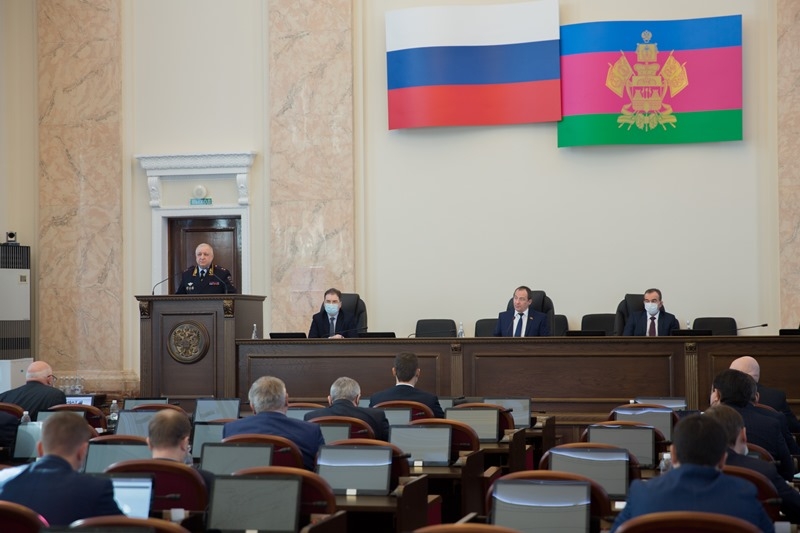 Начальник ГУ МВД России по Краснодарскому краю выступил на заседании Законодательного собрания региона