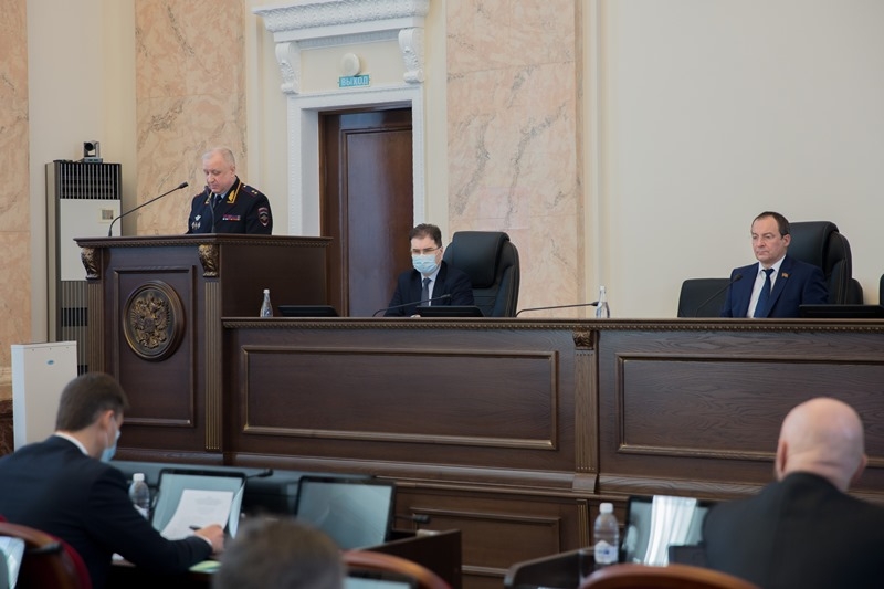 Начальник ГУ МВД России по Краснодарскому краю выступил на заседании Законодательного собрания региона