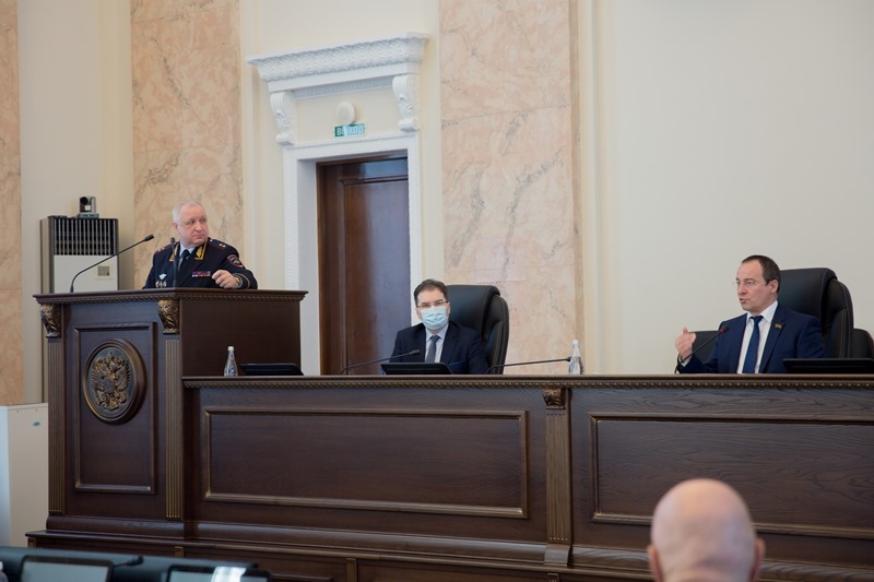 Начальник ГУ МВД России по Краснодарскому краю выступил на заседании Законодательного собрания региона