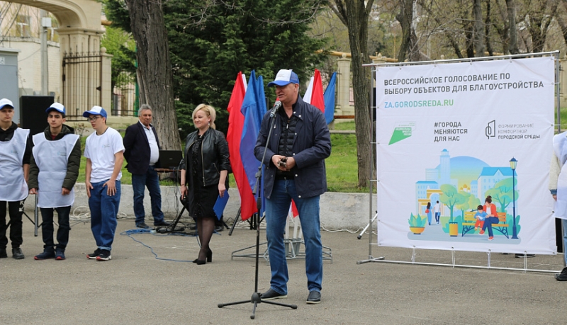 Новороссийцы приняли активное участие во Всероссийском субботнике  