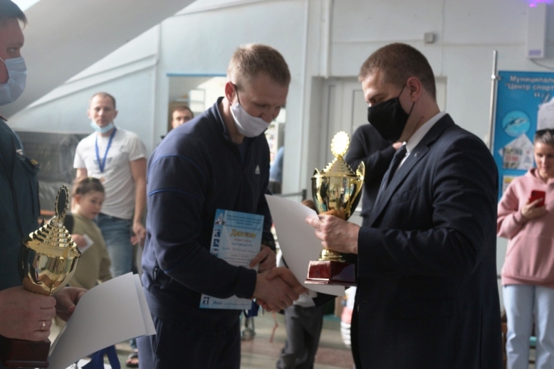 Новороссийские полицейские приняли участие в соревнованиях по плаванию