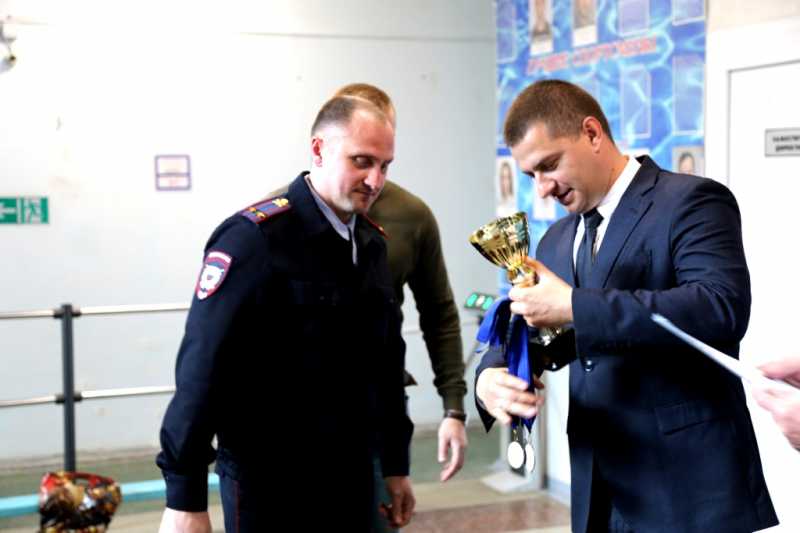 Новороссийские полицейские приняли участия в соревнованиях по плаванию