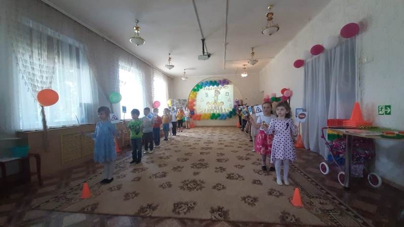 Приморско-Ахтарские полицейские и общественники провели с воспитанниками детсада профилактическую беседу