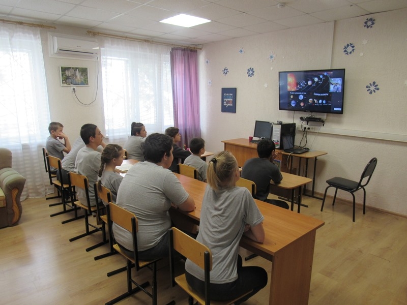 Сотрудника ЦВСНП краевого Главка провели профилактические информативные мероприятия для воспитанников 