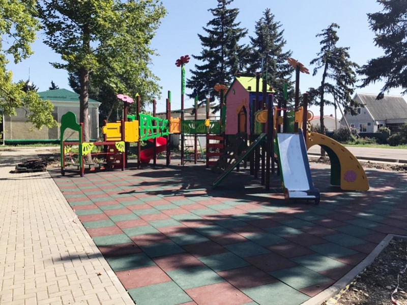 В Брюховецком районе благоустройство парков выполнили на 60%