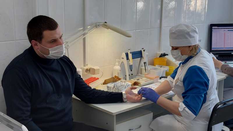 В Ейске сотрудники уголовного розыска совместно с общественниками провели акцию «Капля крови - ради жизни»