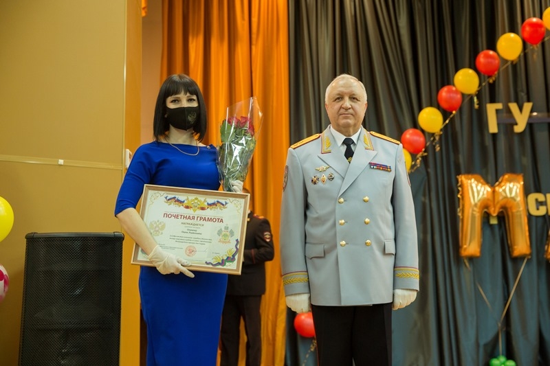 В краевом главке состоялось торжественное собрание, посвященное Международному женскому Дню 
