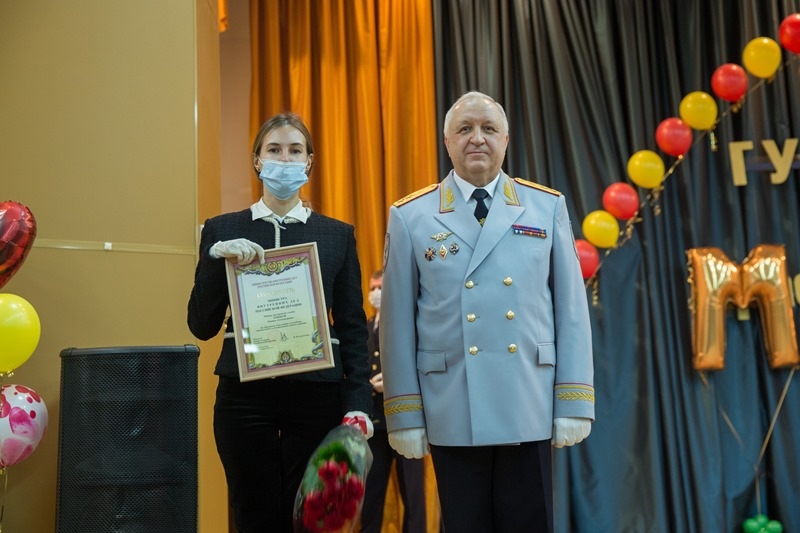 В краевом главке состоялось торжественное собрание, посвященное Международному женскому Дню 