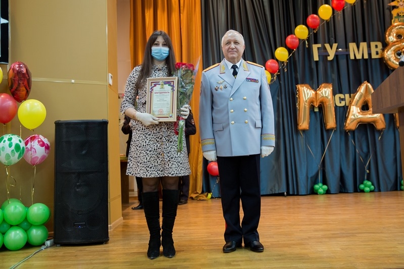 В краевом главке состоялось торжественное собрание, посвященное Международному женскому Дню 
