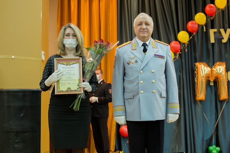 В краевом главке состоялось торжественное собрание, посвященное Международному женскому Дню 