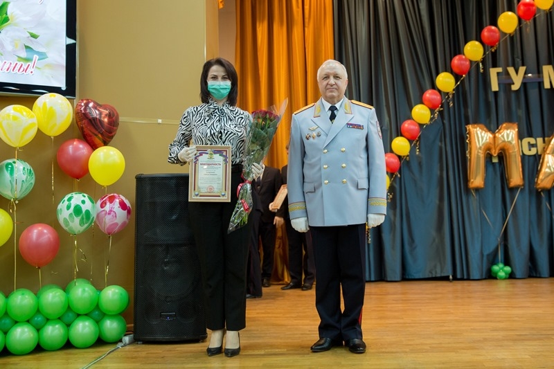 В краевом главке состоялось торжественное собрание, посвященное Международному женскому Дню 