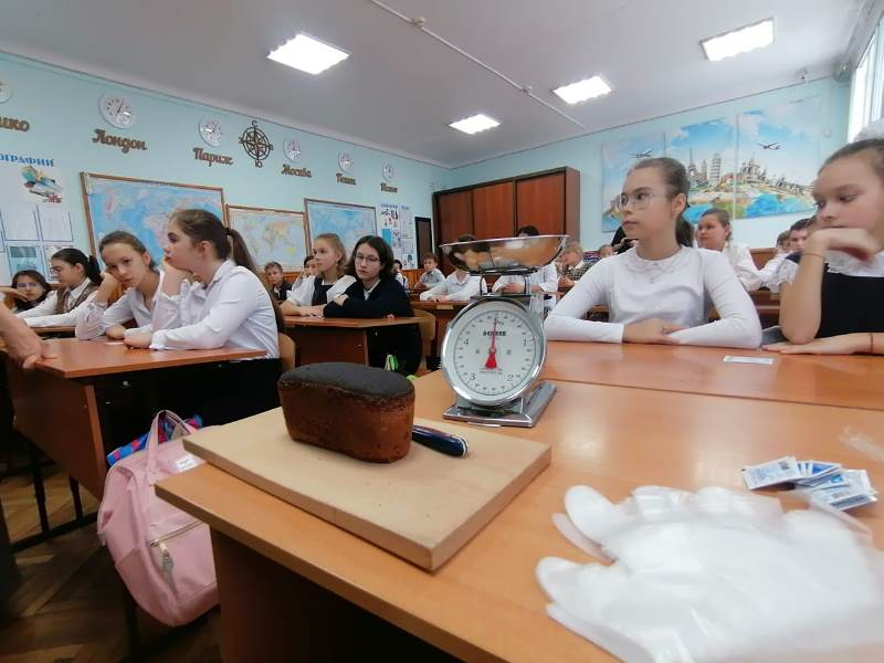 В Краснодарском крае полицейские приняли участие во Всероссийской акции «Блокадный хлеб»