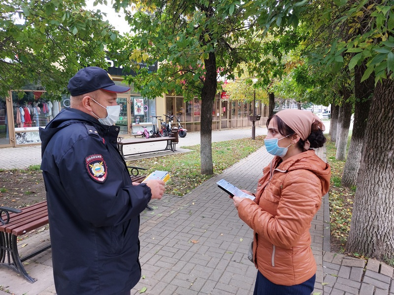 В Краснодарском крае полицейские продолжают проведение профилактических мероприятий по кибермошенничеству