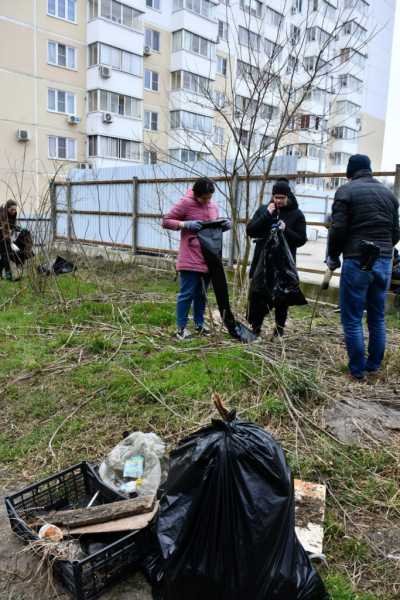 В Новороссийске прошли массовые субботники