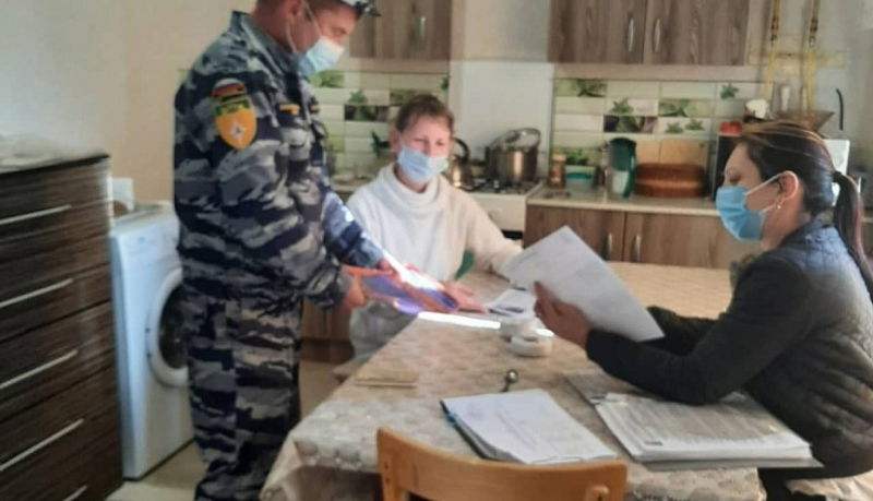 В Приморском районе проводятся рейды по месту жительства отдельных категорий семей