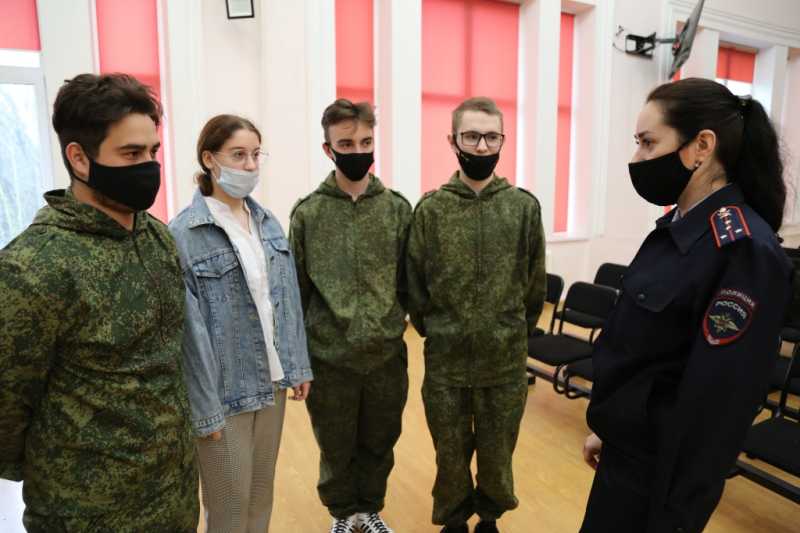 В рамках акции «Дети России» новороссийские полицейские проводят профилактические встречи с учащимися
